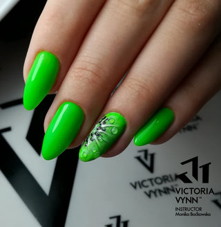 058 Totally Green Gel polish 8ml VICTORIA VYNN