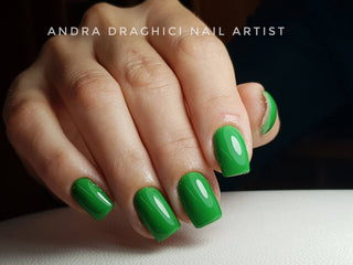 221 Green Grass Gel polish 8ml VICTORIA VYNN