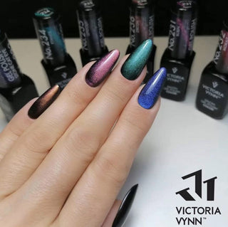 234 KYANITE Stone Cat Eye Gel polish 8ml VICTORIA VYNN