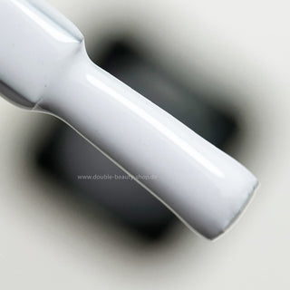 143 Whisper White Gel polish 8ml VICTORIA VYNN