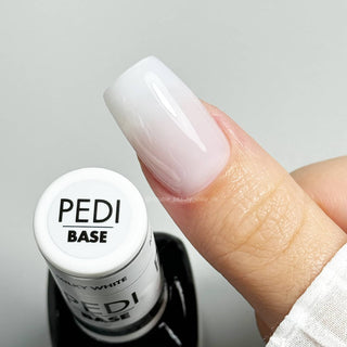 PEDI BASE Milky White — Base für Pediküre 15ml VICTORIA VYNN